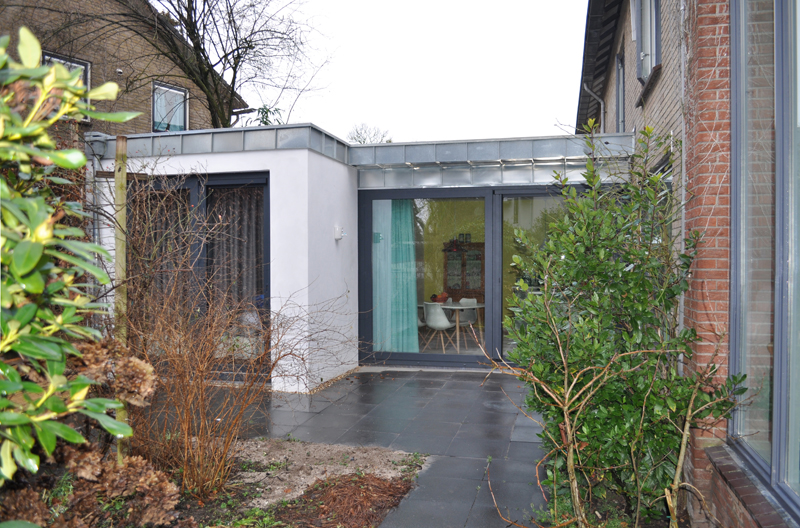 ontwerp uitbouw woning architectuur zink dakrand gevel