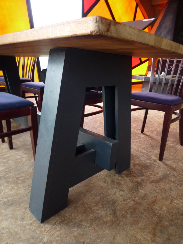 tafel_detail clubhuis upward ontwerp buroBois architect arnhem interieur