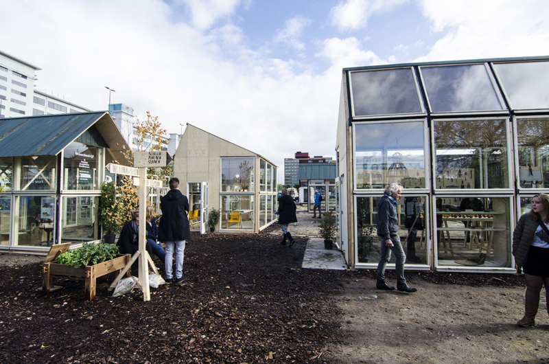 Paviljoens OPEN UP tijdens DDW 2014 zelfbouw paviljoens architectuur duurzaam hergebruik recycle